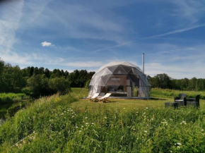 Dome house with sauna by the river in Türisalu